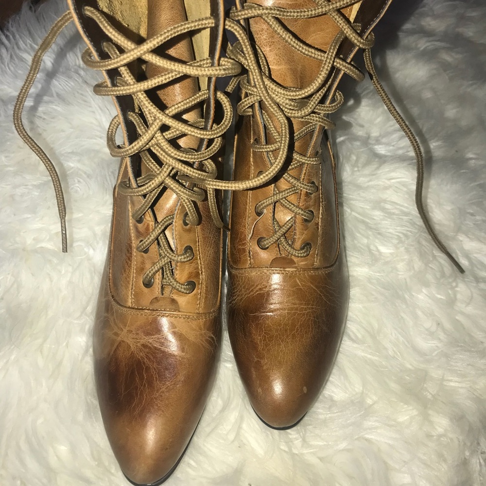 Brand new Oak Tree Farm “Eleanor” lace up booties
